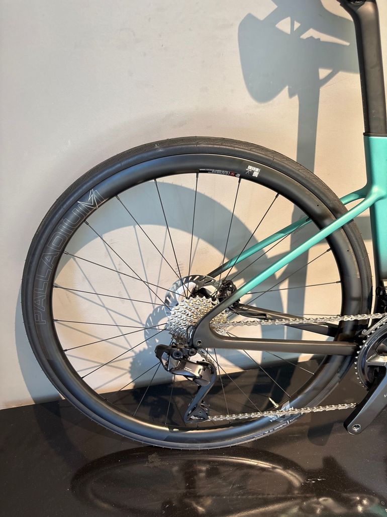 Used Bianchi Specialissima PRO Ultegra Di2 2025 2025 Road & Gravel, Green — image 9 of 13