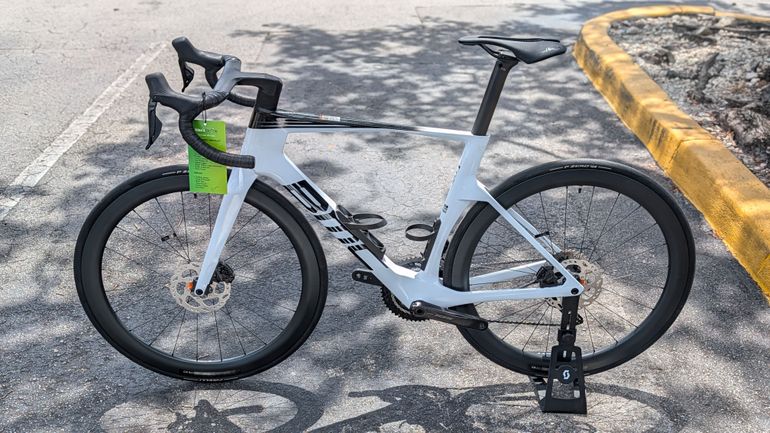 Used BMC 2025 TEAM MACHINE R01 FIVE 2025 Road & Gravel, White — image 2 of 5