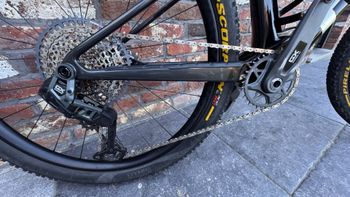 Used Trek Supercaliber 9.8 GX AXS 2023 2023 Mountainbike, Negro — image 3 of 6