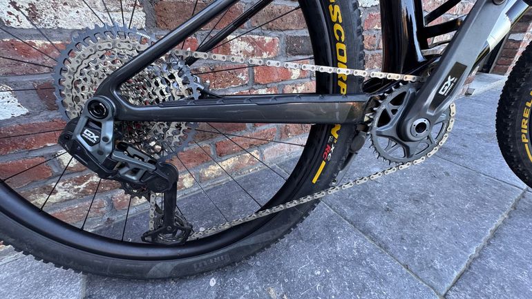 Used Trek Supercaliber 9.8 GX AXS 2023 2023 Mountainbike, Negro — image 3 of 6