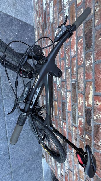 Used Trek Supercaliber 9.8 GX AXS 2023 2023 Mountainbike, Negro — image 6 of 6