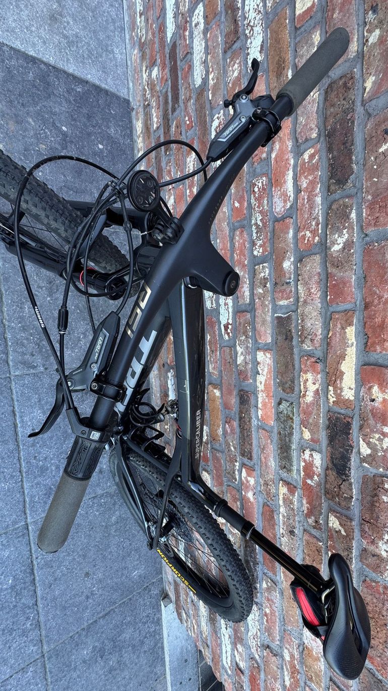 Used Trek Supercaliber 9.8 GX AXS 2023 2023 Mountainbike, Negro — image 6 of 6