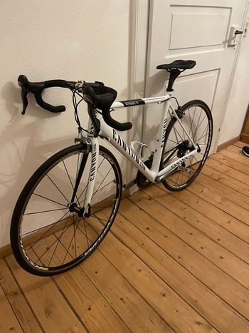 Used Canyon Ultimate CF SL 8 2022 2022 Road & Gravel — image 2 of 10