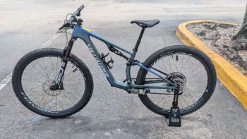 Used Specialized Epic 8 Pro 2025 2025 Mountainbike, Blue, 29 — image 2 of 5