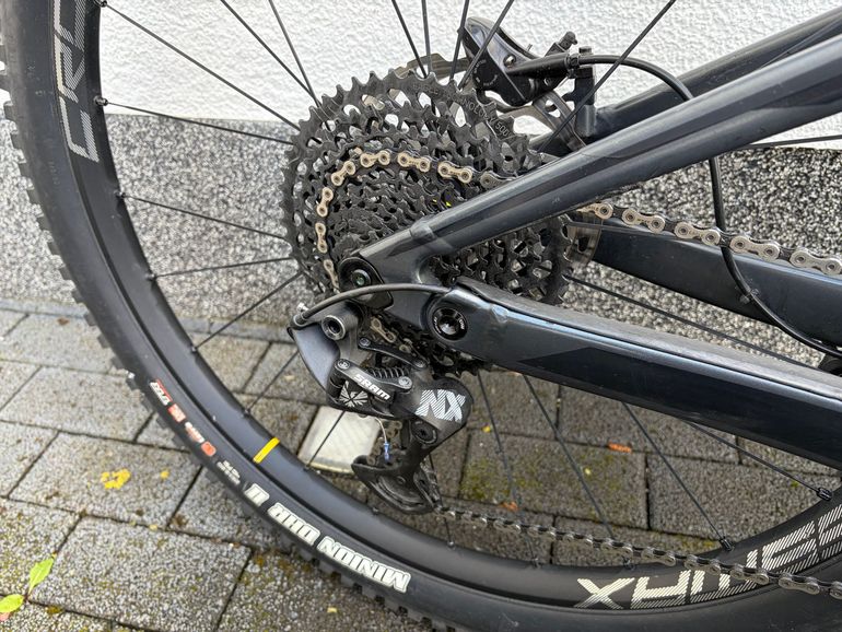 Used Scott Genius 940 2018 2018 Mountainbike, Light Gray, 29 — image 4 of 28