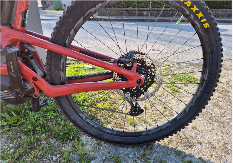 Used Santa Cruz HECKLER S 29 / Carbon C 2024 2024 Mountainbike, Red, 29, 27.5 — image 4 of 4