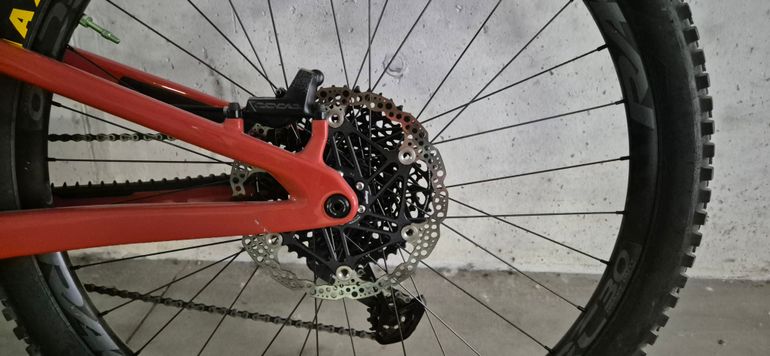 Used Santa Cruz HECKLER S 29 / Carbon C 2024 2024 Mountainbike, Red, 29, 27.5 — image 5 of 11