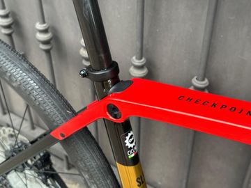 Used Trek Checkpoint Shimano 105 Di2 2024 Road & Gravel, Red — image 4 of 12