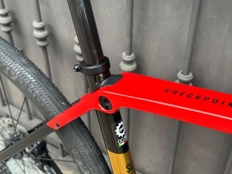 Used Trek Checkpoint Shimano 105 Di2 2024 Road & Gravel, Red — image 4 of 12