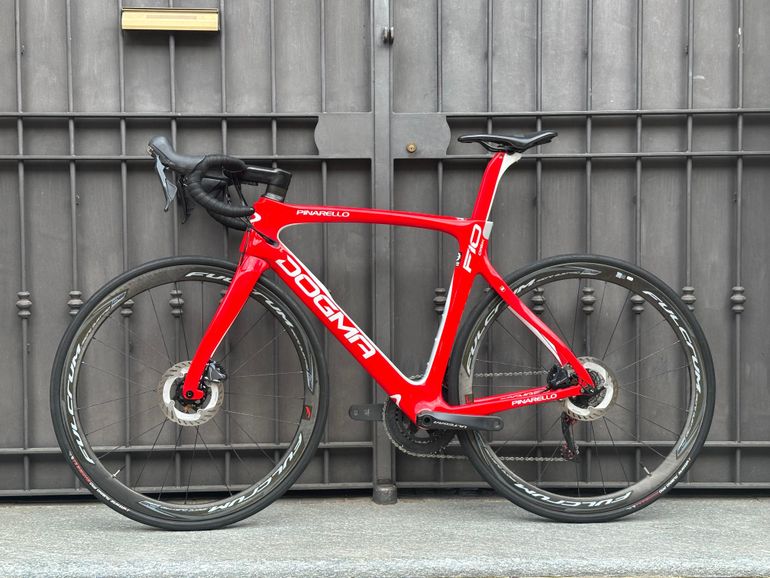 Used Pinarello Dogma F10 Disk Ultegra R8000 2019 Road & Gravel, Red — image 2 of 11