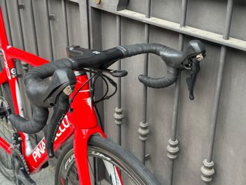 Used Pinarello Dogma F10 Disk Ultegra R8000 2019 Road & Gravel, Red — image 4 of 11