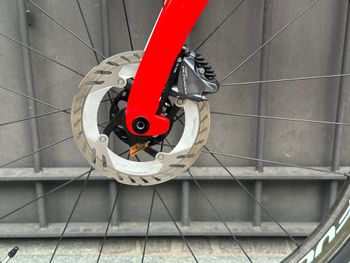 Used Pinarello Dogma F10 Disk Ultegra R8000 2019 Road & Gravel, Red — image 8 of 11