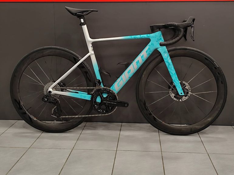 Used Giant Propel Shimano Dura Ace Di2 2026 Road & Gravel — image 2 of 4