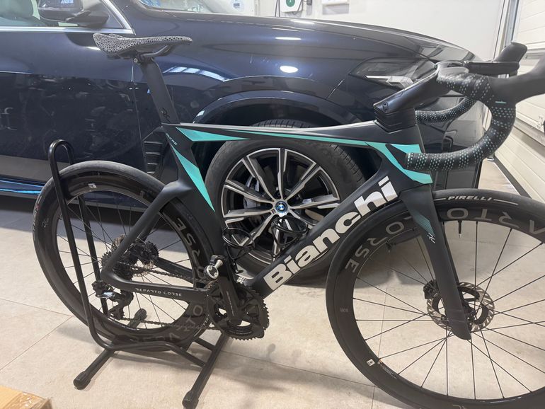 Used Bianchi Oltre RC Durace Di2 2024 2024 Road & Gravel, Black — image 7 of 9