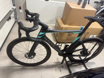 Brugt Bianchi Oltre RC Durace Di2 2024 2024 Road & Gravel — billede 4 af 9