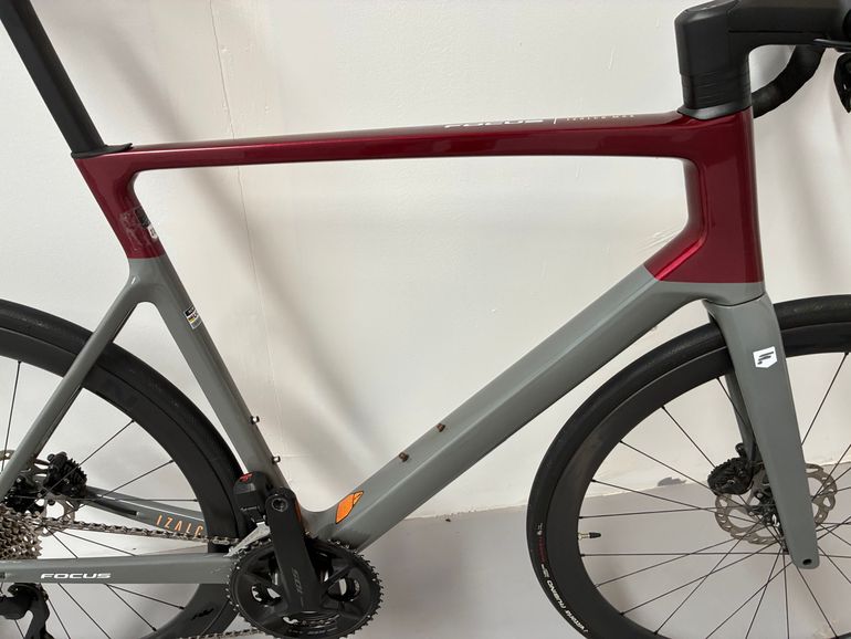 Used Focus IZALCO MAX 8.9 2024 2024 Road & Gravel, Light Gray — image 1 of 12