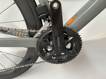 Used Focus IZALCO MAX 8.9 2024 2024 Road & Gravel, Light Gray — image 4 of 12