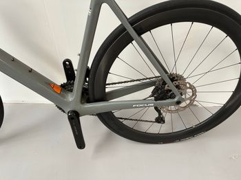 Used Focus IZALCO MAX 8.9 2024 2024 Road & Gravel, Light Gray — image 6 of 12