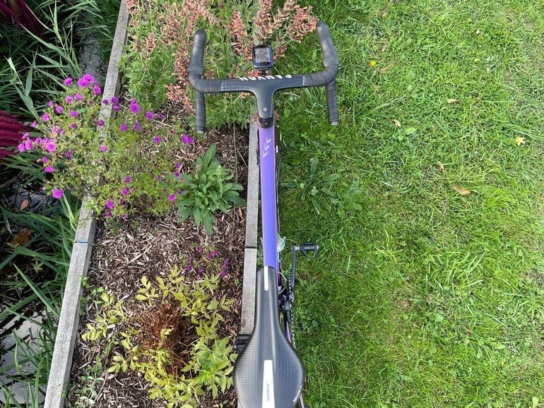 Used Canyon Aeroad CF SLX 8 Di2 2024 2024 Road & Gravel, Violett — image 10 of 12