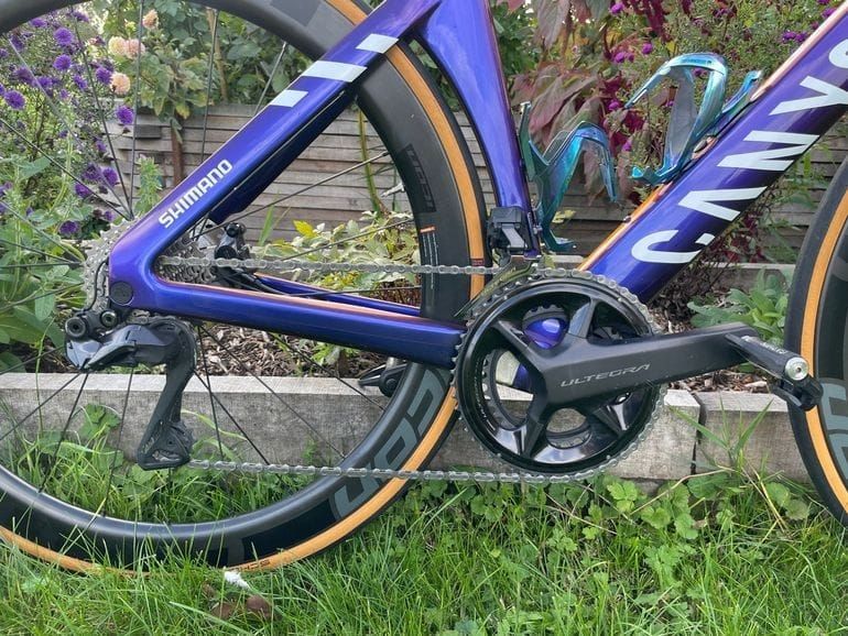 Used Canyon Aeroad CF SLX 8 Di2 2024 2024 Road & Gravel, Violett — image 2 of 12