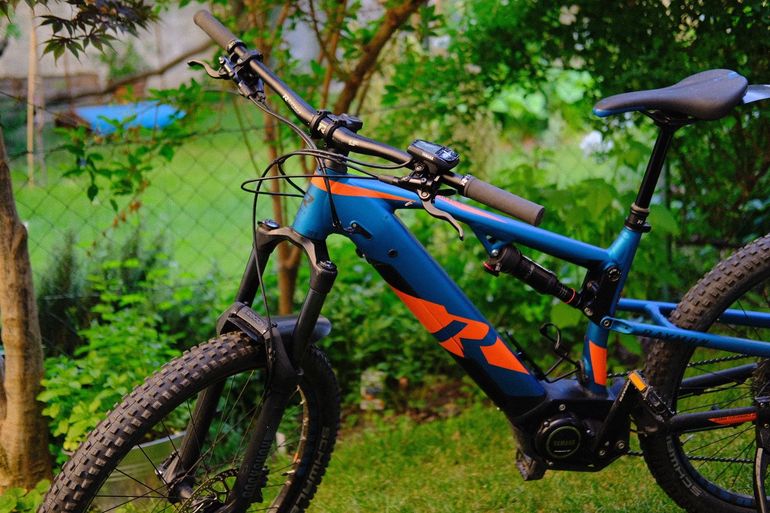 Used R RAYMON FullRay E-Seven 7.0 2021 2021 Mountainbike, Blue, 27.5 — image 4 of 10