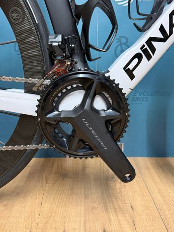 Pinarello Dogma F Disc Ultegra Di2 / Lightweight 2023 Road & Gravel de segunda mano, Blanco — imagen 4 de 14