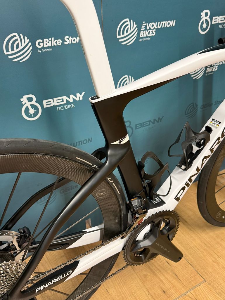Pinarello Dogma F Disc Ultegra Di2 / Lightweight 2023 Road & Gravel de segunda mano, Blanco — imagen 6 de 14