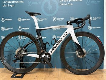 Pinarello Dogma F Disc Ultegra Di2 / Lightweight 2023 Carretera y gravel de segunda mano