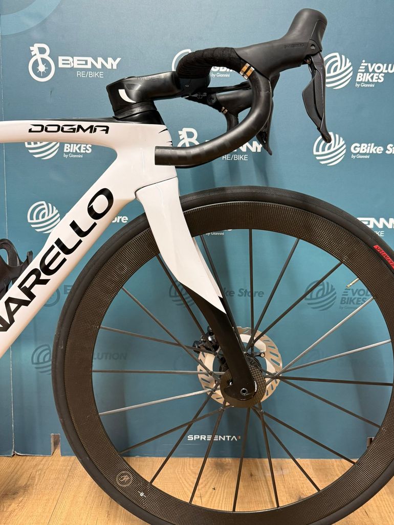Pinarello Dogma F Disc Ultegra Di2 / Lightweight 2023 Road & Gravel de segunda mano, Blanco — imagen 10 de 14