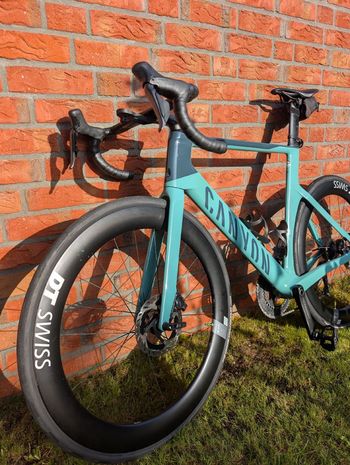 Used Canyon Aeroad CF SLX 8 Di2 2023 2023 Road & Gravel, Grün — image 2 of 8