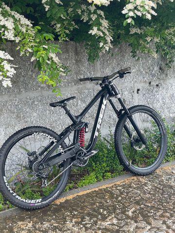 Trek Session 8 2025 2025 Mountainbike usato, Nero — immagine 13 di 21