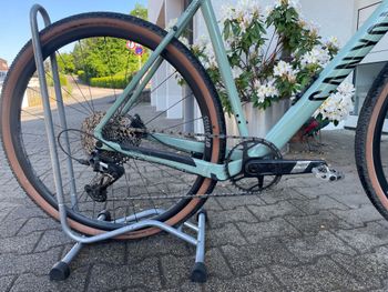 Used Canyon Grizl 6 1BY 2024 2024 Road & Gravel, Green — image 3 of 8