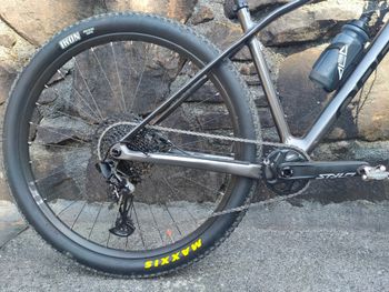 Used Orbea ALMA M50 EAGLE 2021 2021 Mountainbike, Light Gray, 29 — image 3 of 5