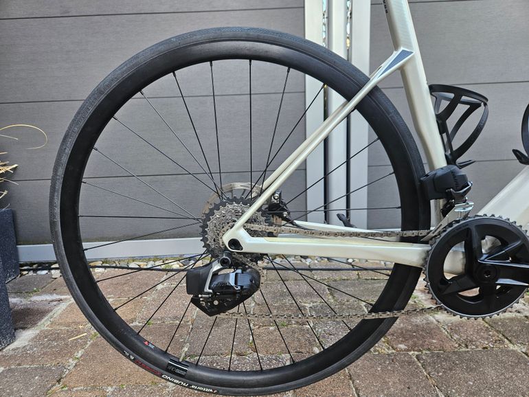 Used BMC One 2022 Road & Gravel, White — image 9 of 12