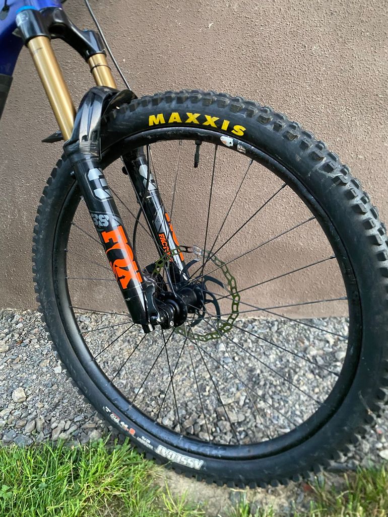 Used Trek Slash 8 Gen 5 2023 2023 Mountainbike — image 5 of 12