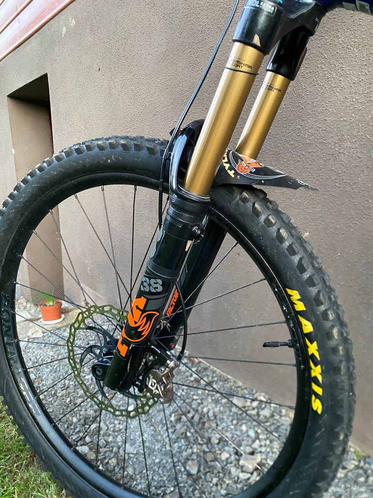 Used Trek Slash 8 Gen 5 2023 2023 Mountainbike — image 10 of 12