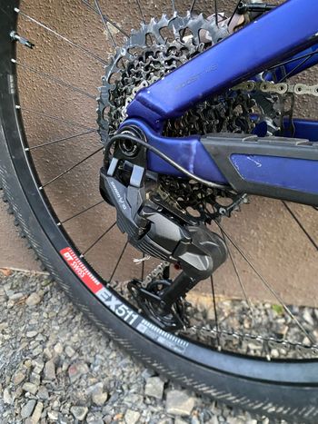 Used Trek Slash 8 Gen 5 2023 2023 Mountainbike — image 8 of 12
