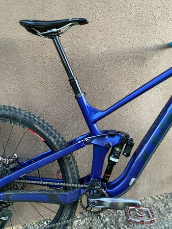 Used Trek Slash 8 Gen 5 2023 2023 Mountainbike — image 6 of 12