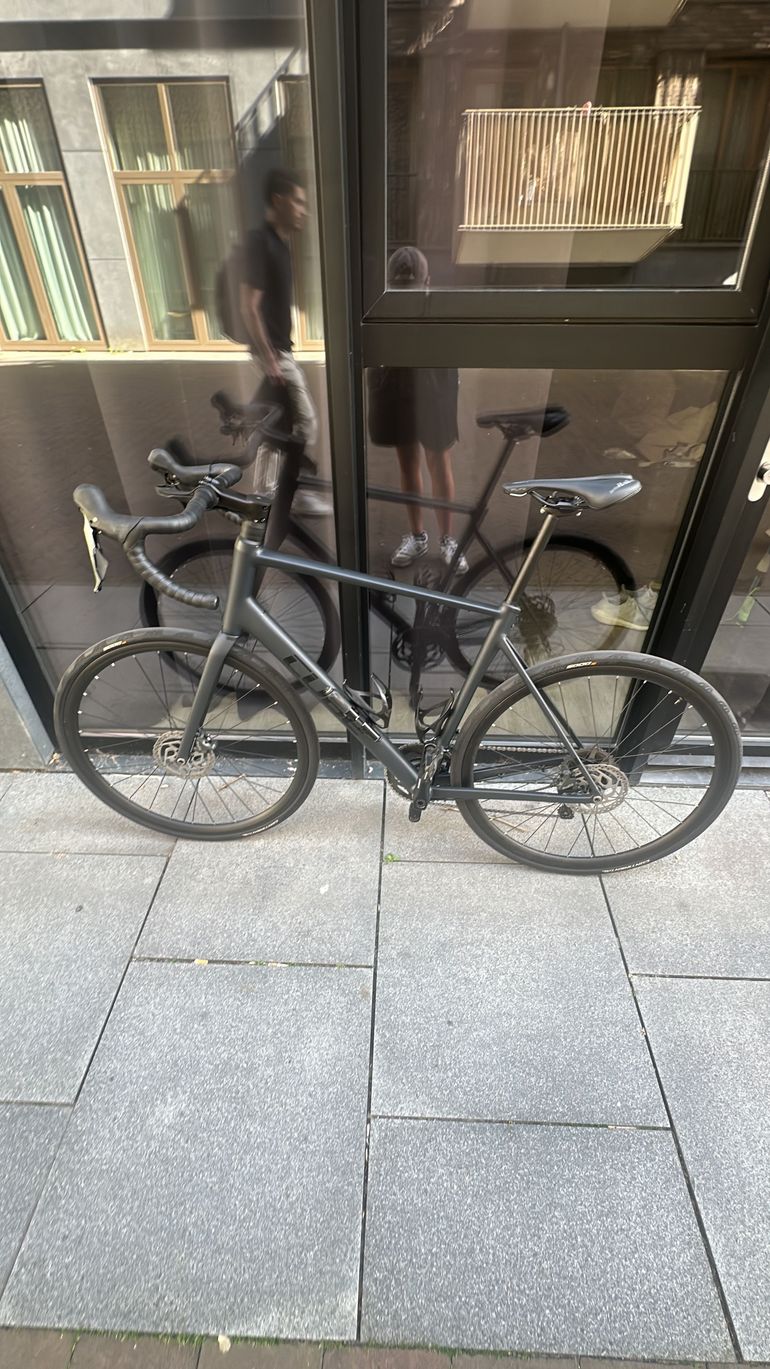 Used CUBE ATTAIN, RACE 2025 2025 Road & Gravel — image 2 of 8