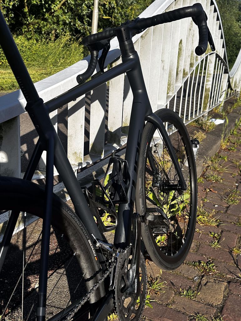 Used CUBE ATTAIN, RACE 2025 2025 Road & Gravel — image 6 of 8