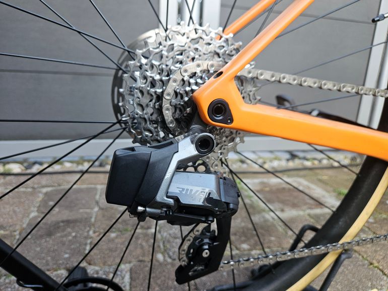 Used BMC Roadmachine X TWO 2022 2022 Road & Gravel, Orange — image 6 of 7