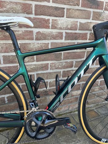 Used Scott Addict 20 2022 2022 Road & Gravel — image 2 of 6