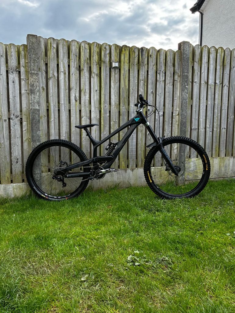 Used YT Industries Tues CORE 2 27 2023 2023 Mountainbike — image 1 of 6
