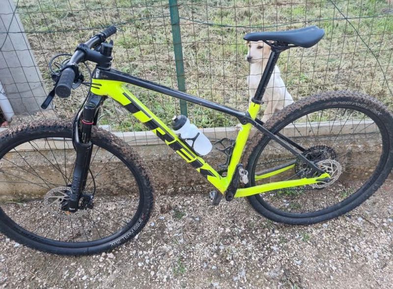 Trek Procaliber 9.6 2024 2024 Mountainbike usato, Verde — immagine 2 di 3