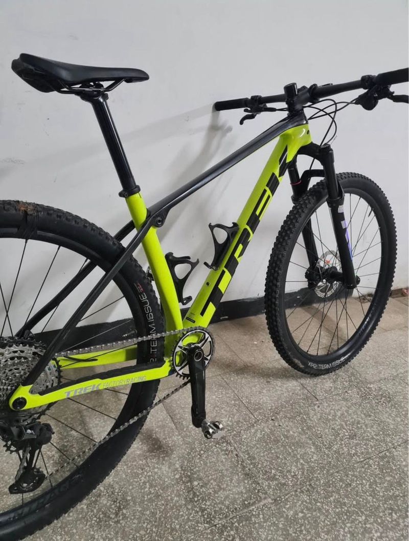 Trek Procaliber 9.6 2024 2024 Mountainbike usato, Verde — immagine 1 di 3