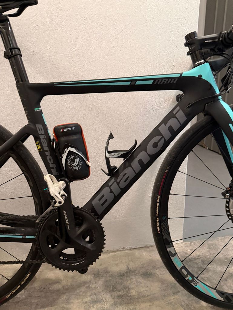 Used Bianchi Aria 105 2021 2021 Road & Gravel, Black — image 3 of 3