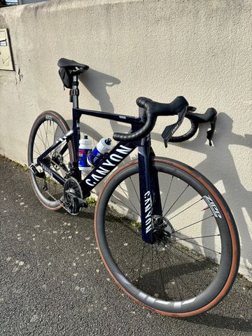 Używany Canyon Aeroad CFR AXS 2025 2025 Road & Gravel — zdjęcie 3 z 3