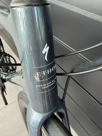 Used Specialized Aethos Sport - Shimano 105 2025 2025 Road & Gravel, Light Gray — image 2 of 4