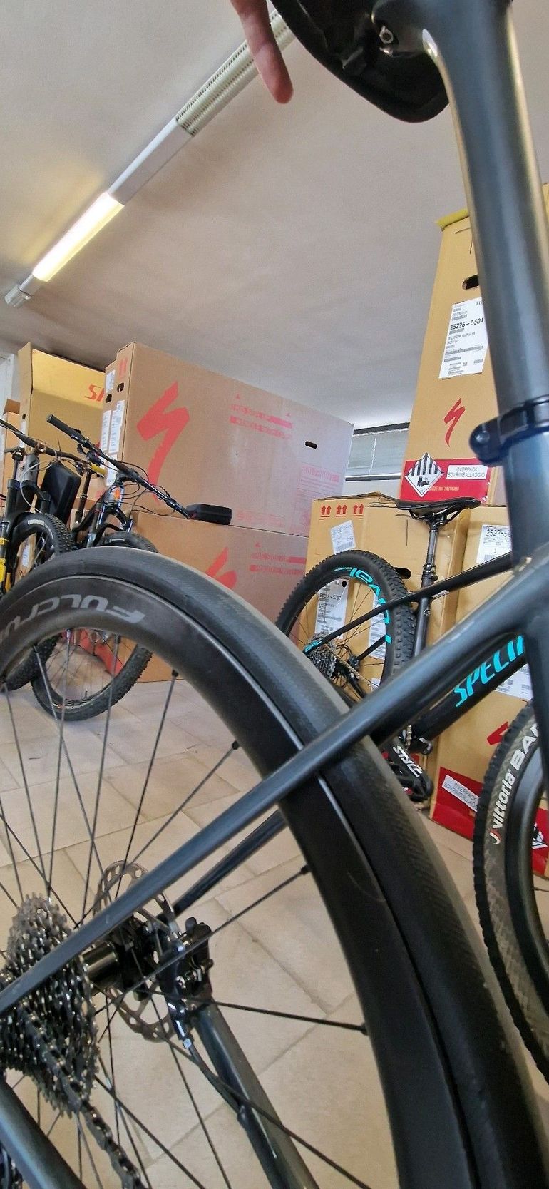 Used Specialized Aethos Sport - Shimano 105 2025 2025 Road & Gravel, Light Gray — image 23 of 27