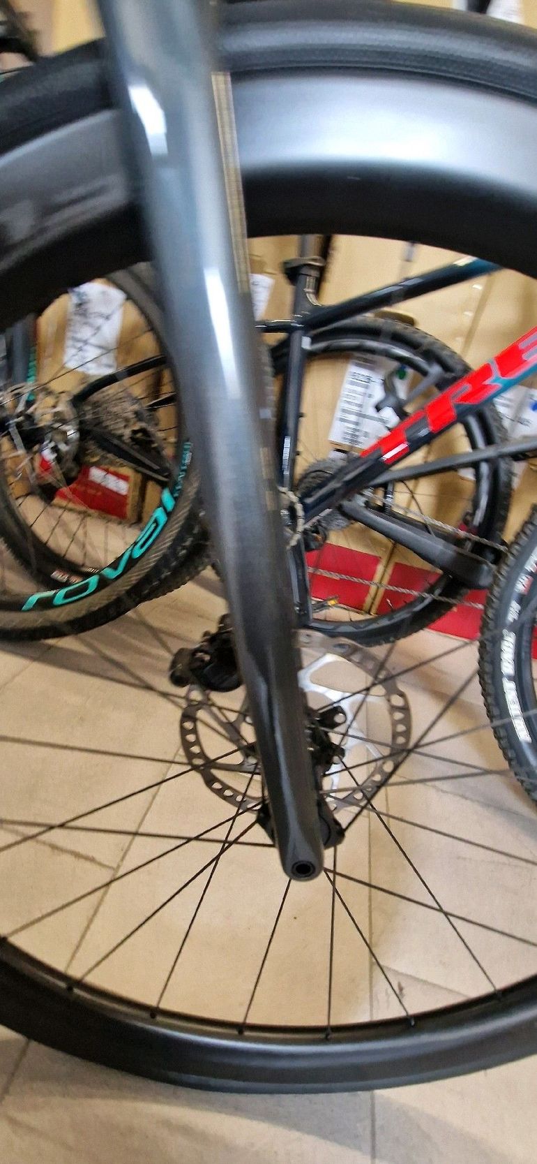 Used Specialized Aethos Sport - Shimano 105 2025 2025 Road & Gravel, Light Gray — image 7 of 27